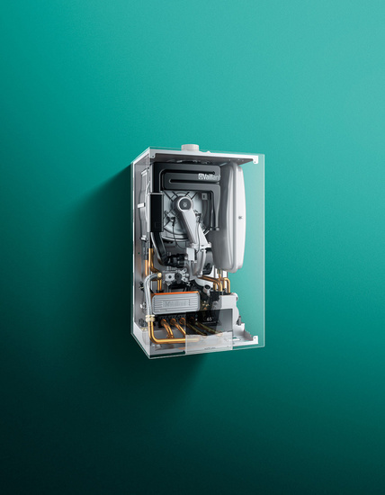 Balení Vaillant ecoTEC Plus VC 15CS/1-5 + nádrž VIH R 120/6B + ovladač VRC 720 sensoCOMFORT + propojovací sada + SPS pro šachtu 0010043616